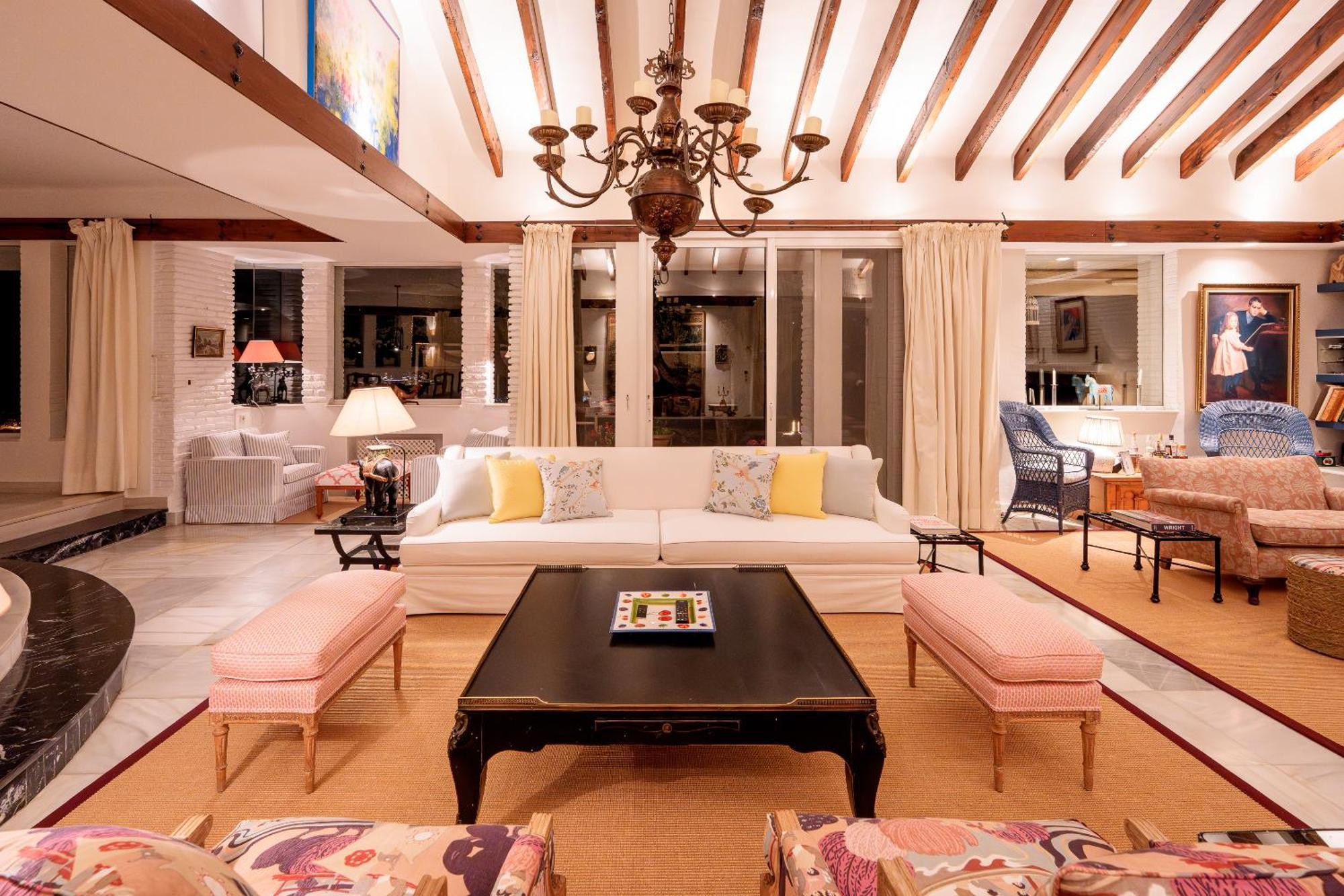 7,000 Sqm Luxurious With Panoramic Sea Views Multiple Gardens & Two Pools