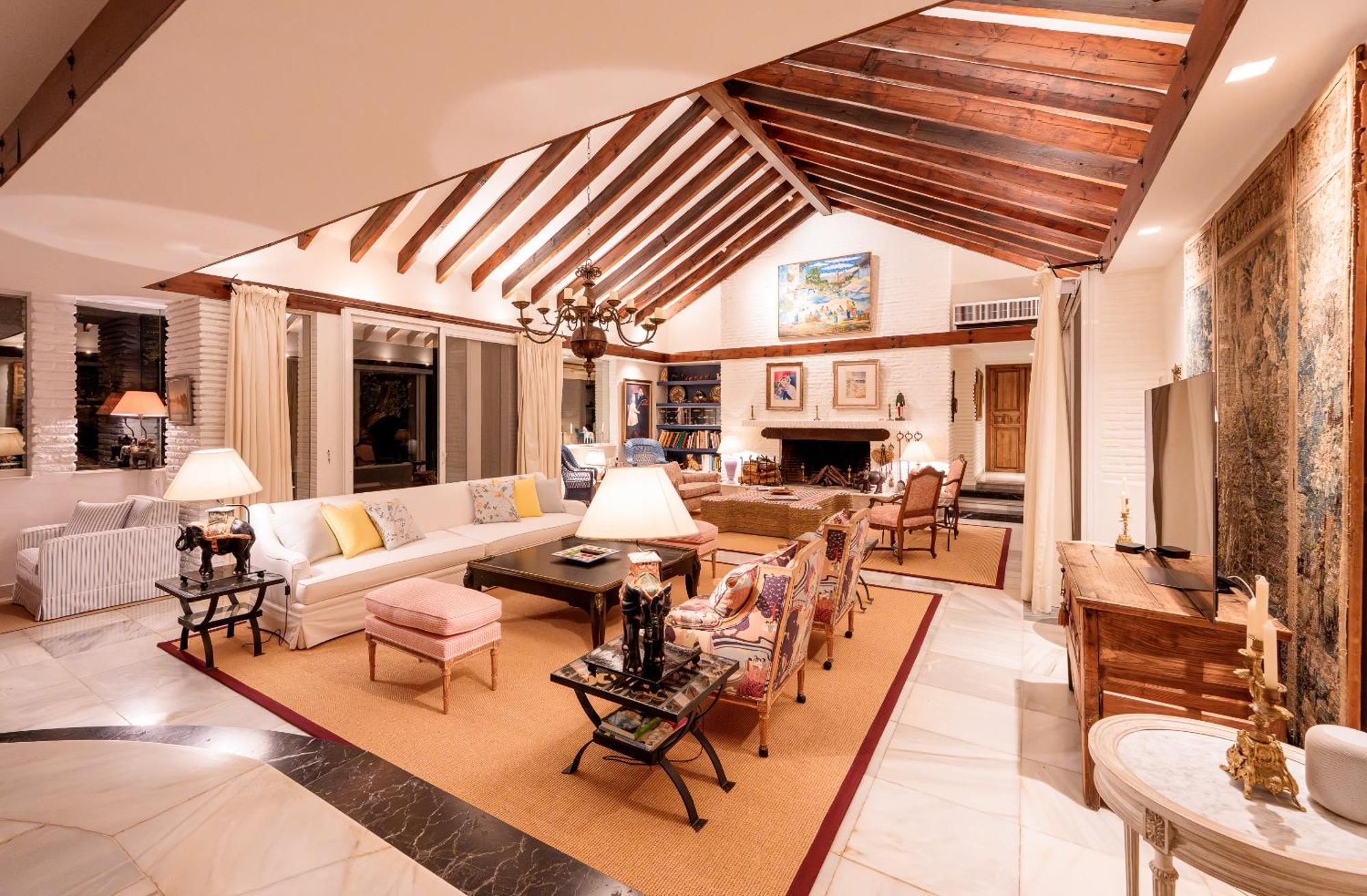 7,000 Sqm Luxurious With Panoramic Sea Views Multiple Gardens & Two Pools Villa Benalmádena