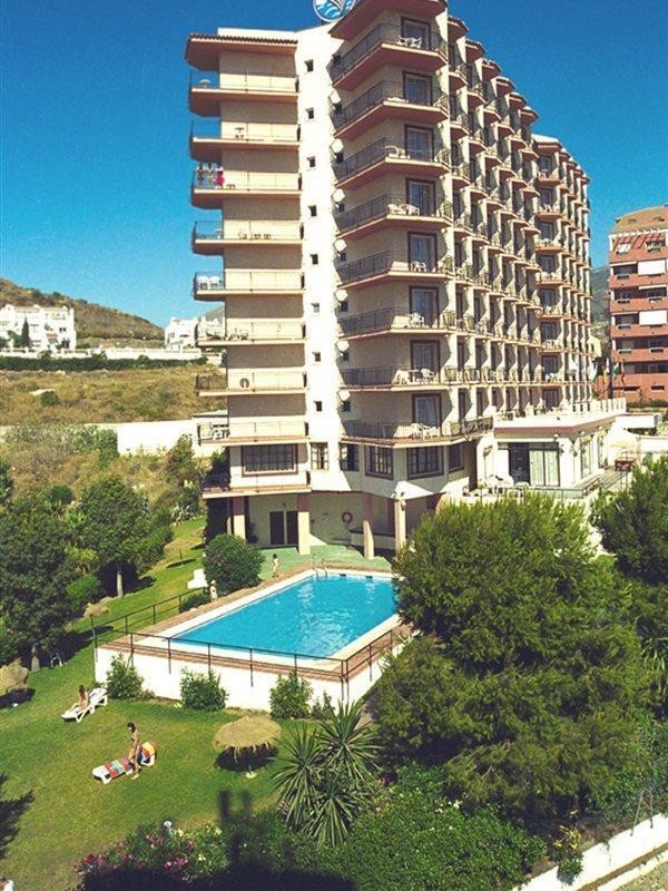 Kross Velazquez Hotel 3*