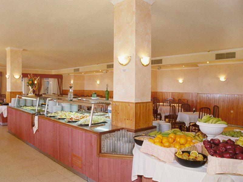 Kross Velazquez Hotel 3*