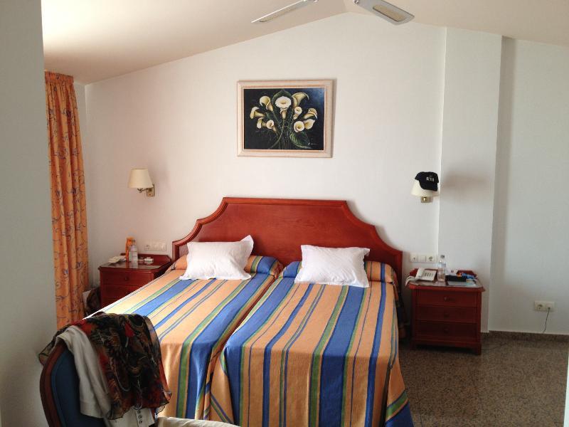 Mac Puerto Marina 4*