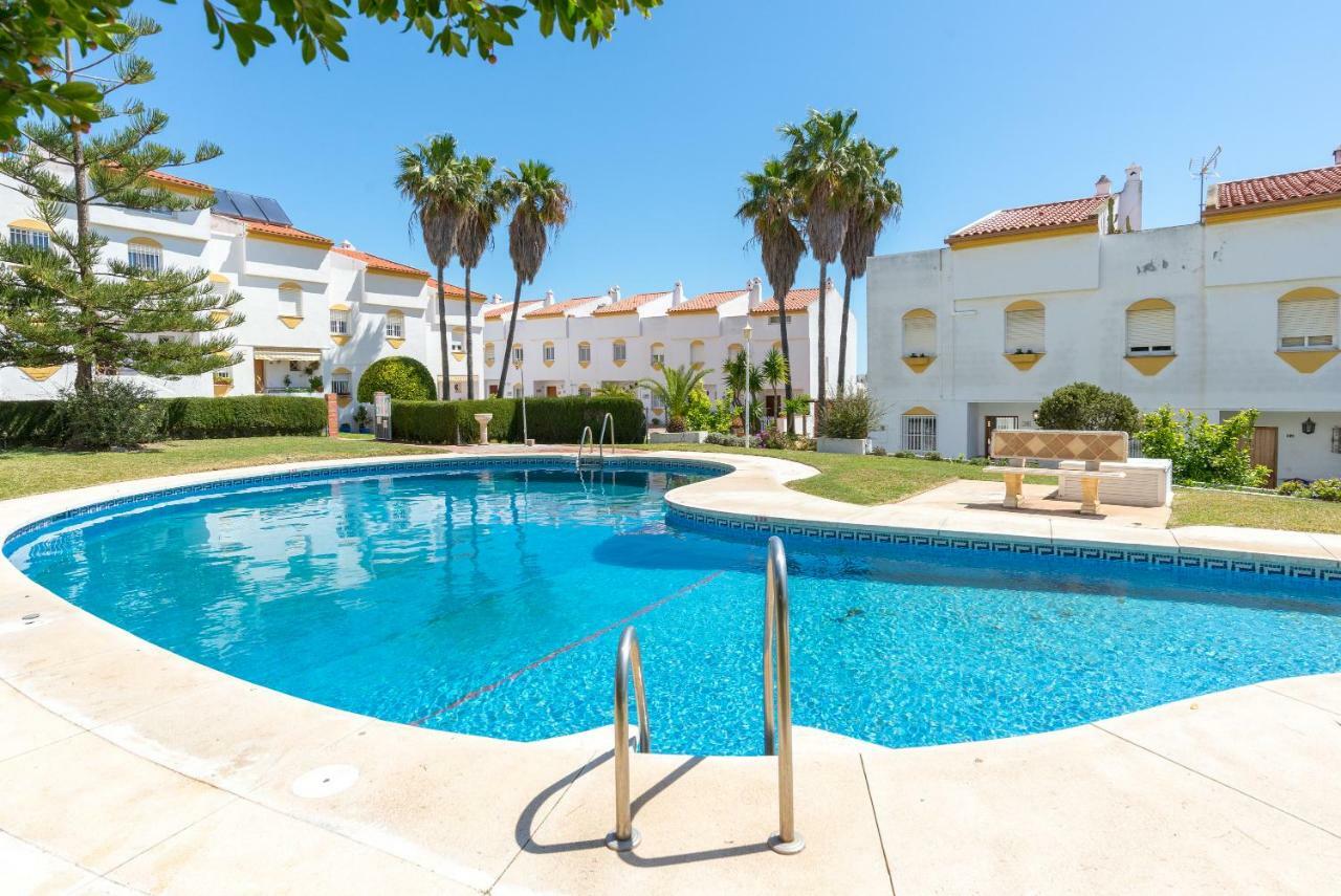 Benalmadena: Adosado Con Piscina Y Jardin *