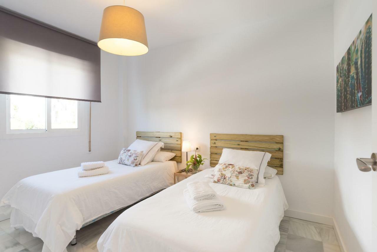 Benalmadena: Adosado Con Piscina Y Jardin Vakantiehuis *