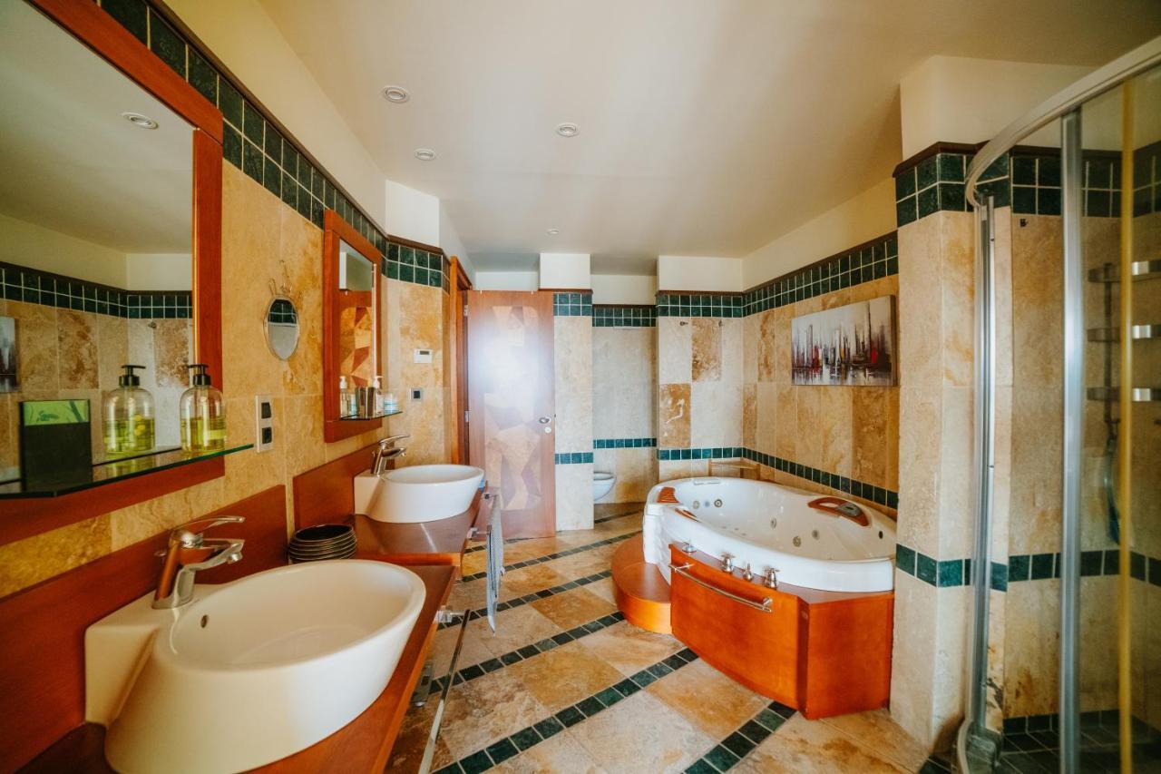 Bellagio Luxury Penthouse Apartment *
