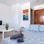 Panoramic Views Cosy Studio