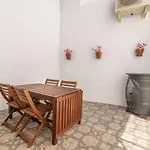 Lovely Cozy 2-Bedroom Residential Home With Patio