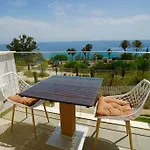 Deluxe Sea View Apartment With A Swimming Pool
