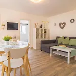 Cozy Apartment In Benalmadena Costa With Kitchen