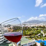 Benal Beach, Superb 2 Bedroom 2 Bathroom Beach Front Apartment Sleeps 6