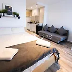 Residence Aguila - Studio In Bonanza Square