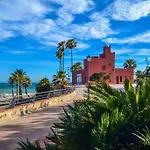 Coqueto Estudio Con Vistas A 800 De La Playa