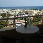 First Line, To The Beach, 1 Bed Apt , Sleeps
