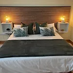 Coastal Feeling, Pools & Views Apt Agata