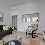008 Plaza Ole Beachfront Apartment With Sea Views And Beach Access