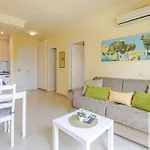 Cozy Apartment In Benal Beach