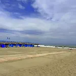 Ubicacion Perfecta! A 100 Metros De La Playa!