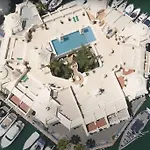 Unique Apartment With Rooftop Pool & Amazing Views