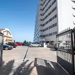Luxury Ocean View Beach Apartment