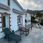 Dream Villa With Heated Swimming Pool, Jacuzzi, Waterfall, Heating Is Extra