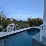 Dream Villa With Heated Swimming Pool, Jacuzzi, Waterfall, Heating Is Extra
