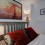 082 - Stunning Sea Views Beachfront Apartment