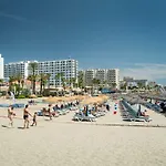 Happy Puerto Marina