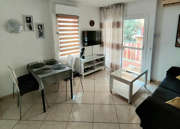 Minerva 1-Bedroom, Wi-Fi Included