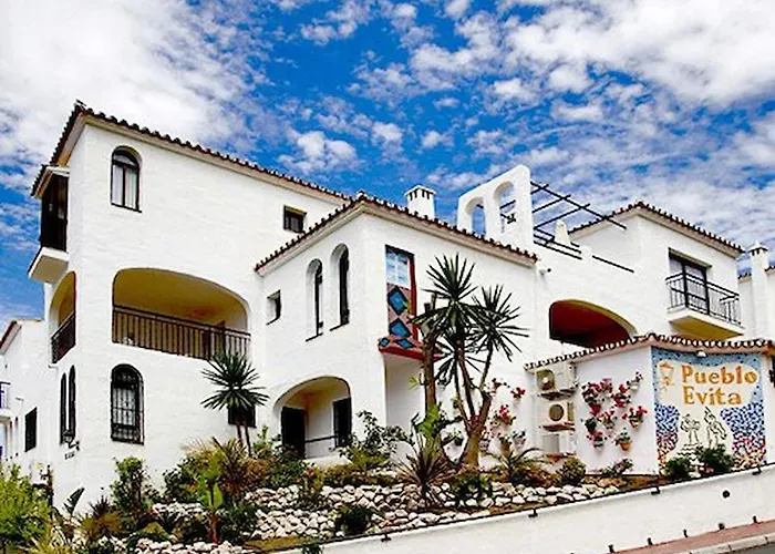 2 Bedroom Apartment With Pool And Barbecue