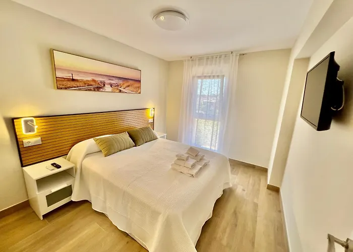 Great Apartment In The Piscis Building, Located In Benalmadena Coast