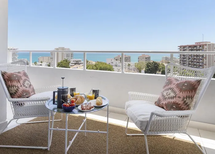 Central Apartment With Stunning Sea Views, Terrace