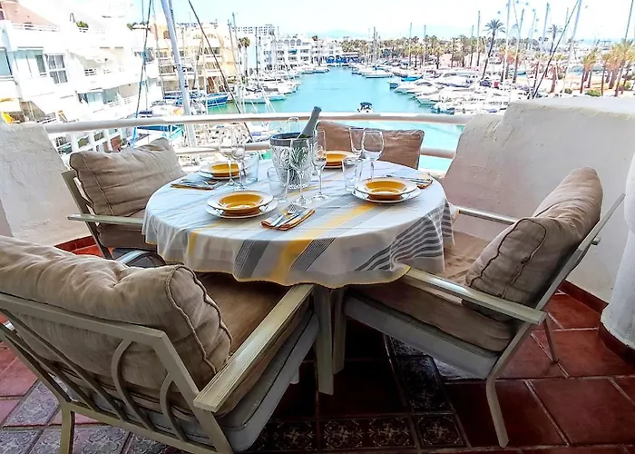 Holiday Apartment Puerto Marina - Costa Del Sol Real Estate