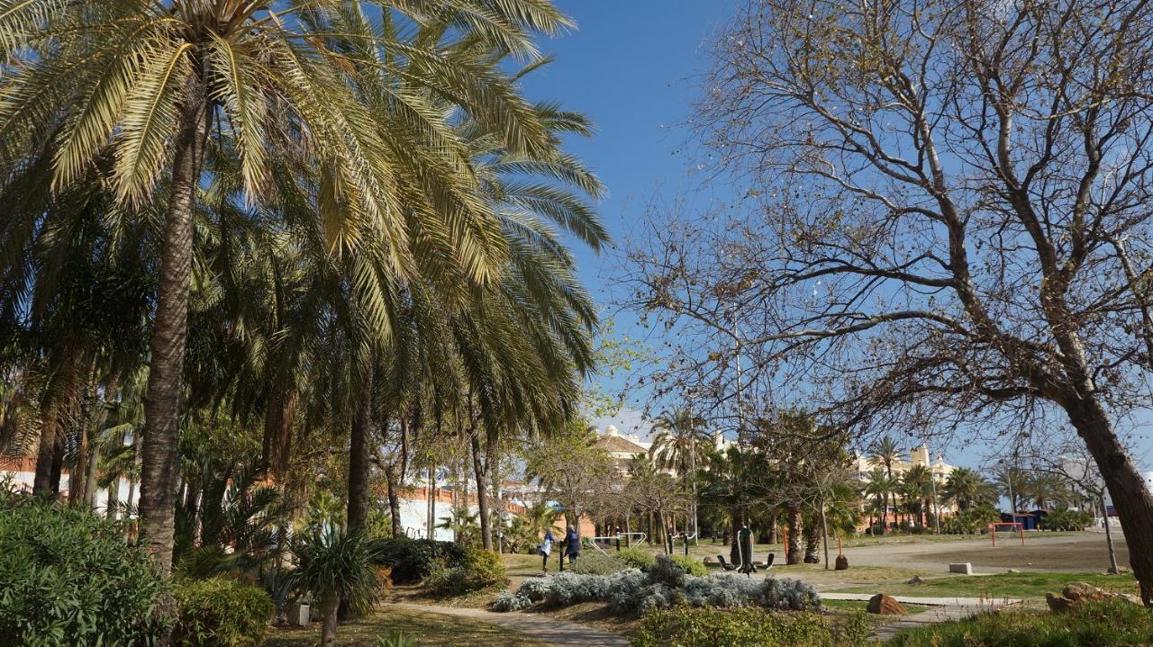 Apartment First Line, To The Beach, 1 Bed , Sleeps Benalmádena