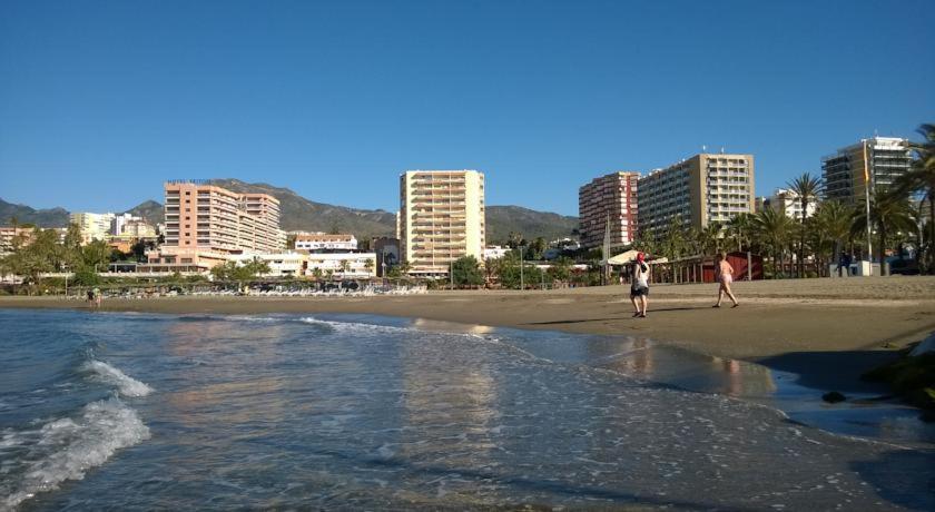 First Line, To The Beach, 1 Bed , Sleeps Apartment Benalmádena