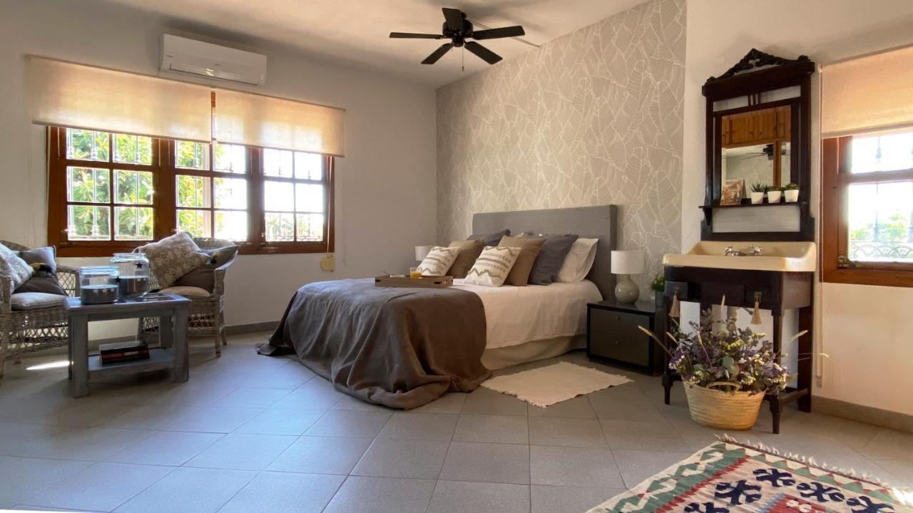 Puerto Marina Villa *