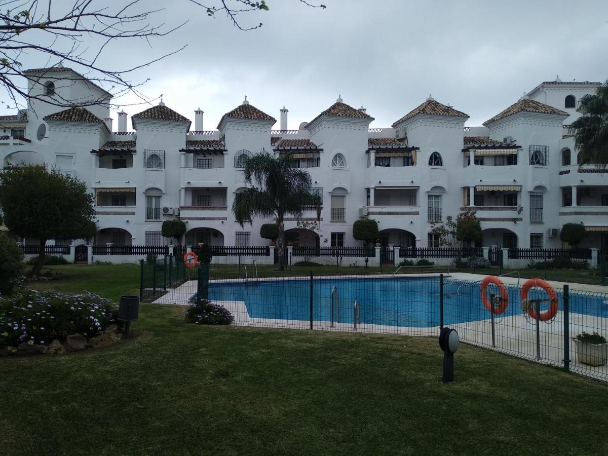 Apartamento Con Piscina Y Terraza Junto A La Playa Apartment *