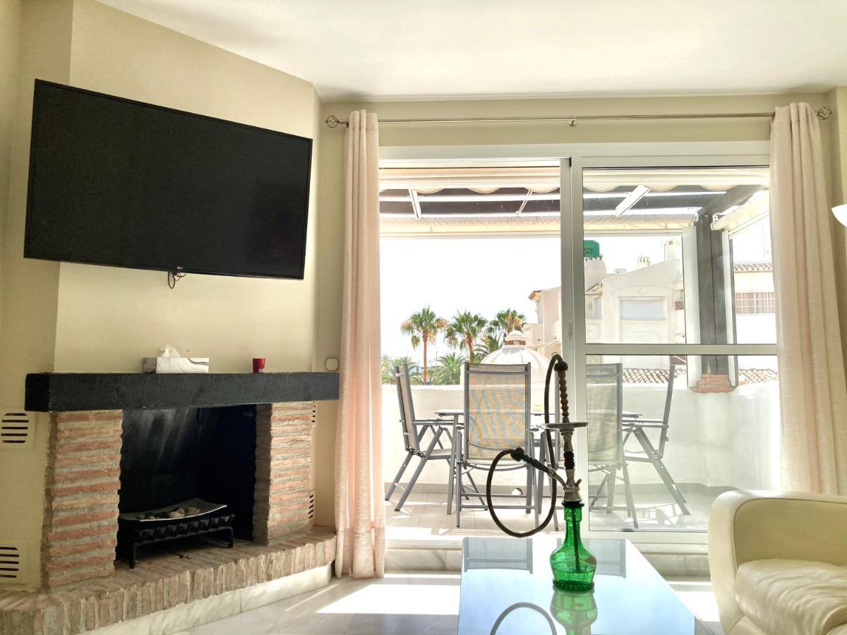 En Puerto Marina Appartement *