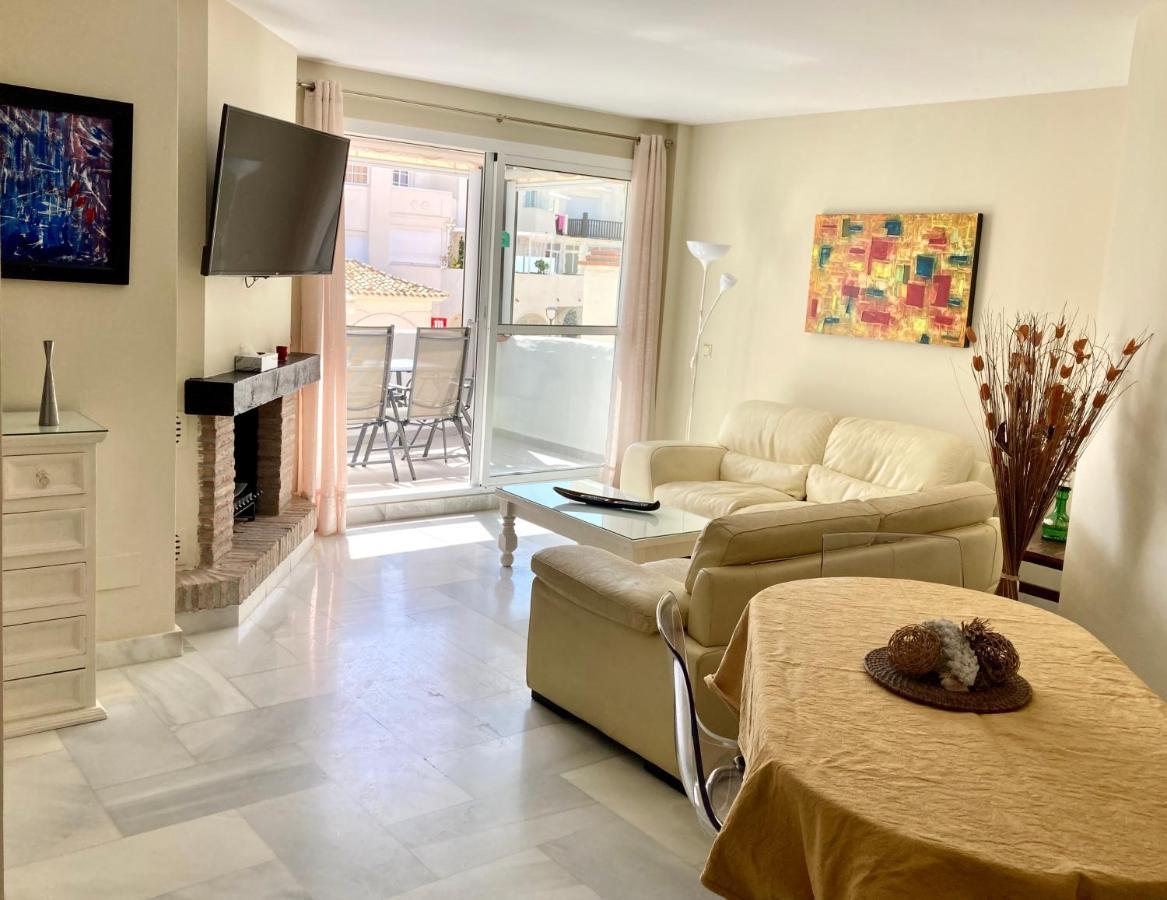 En Puerto Marina Appartement *