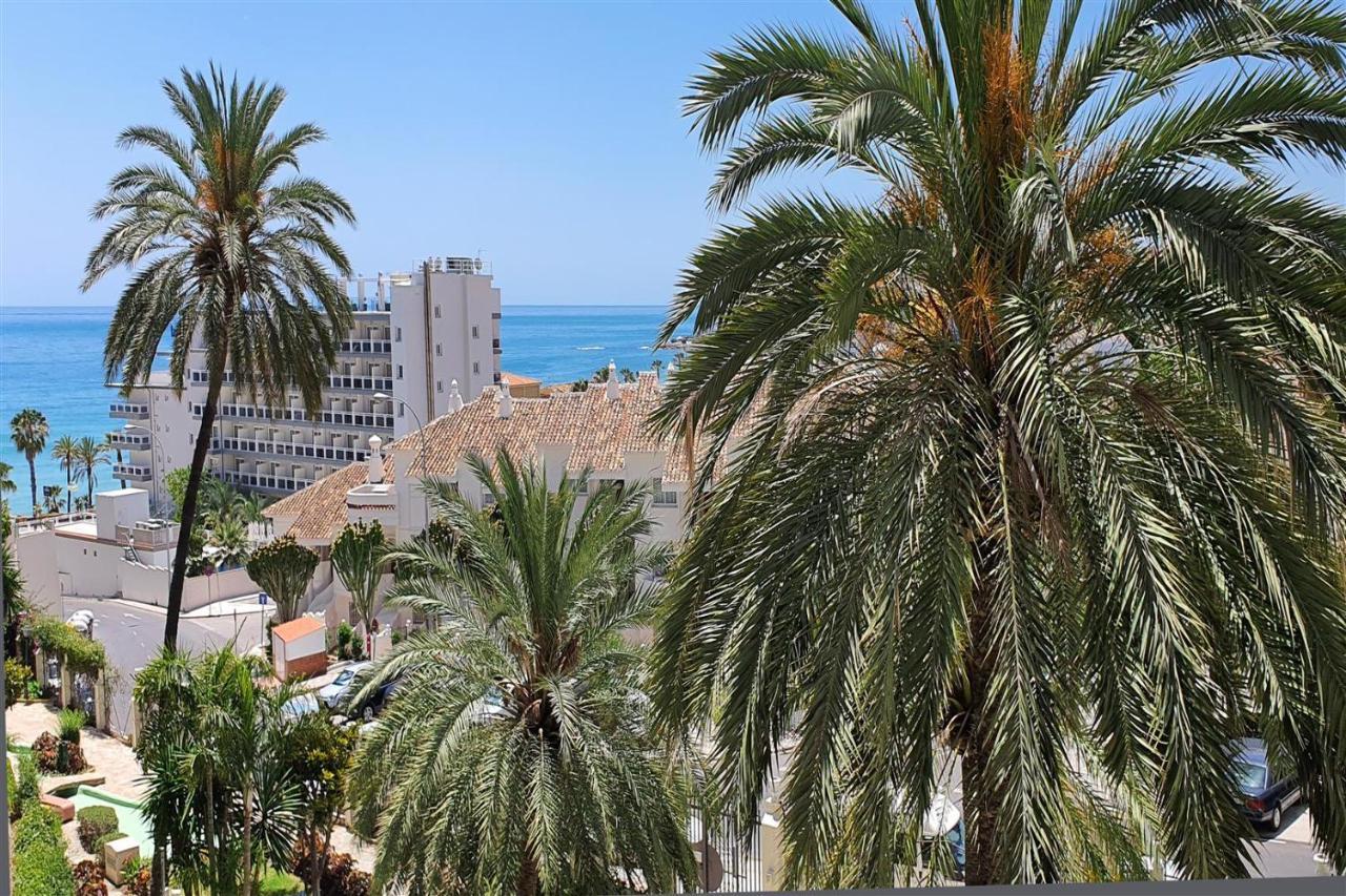 Benal Beach, Luxury Sea & Mountain View Beachside 1 Bedroom Apartment *