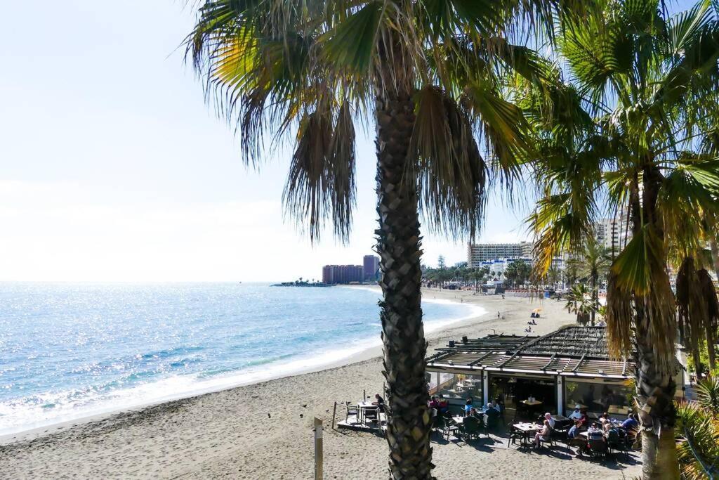 Piscina, Playa Parking A 5 Min Caminando Del Puerto De * Benalmadena