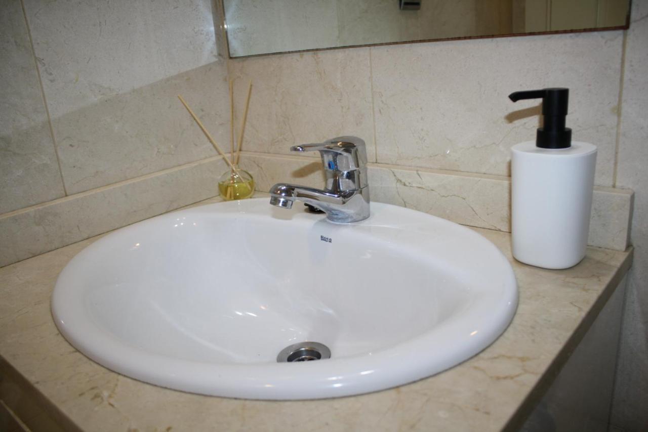 Apartment Pato Playa Con Piscinas Y Garaje Benalmádena