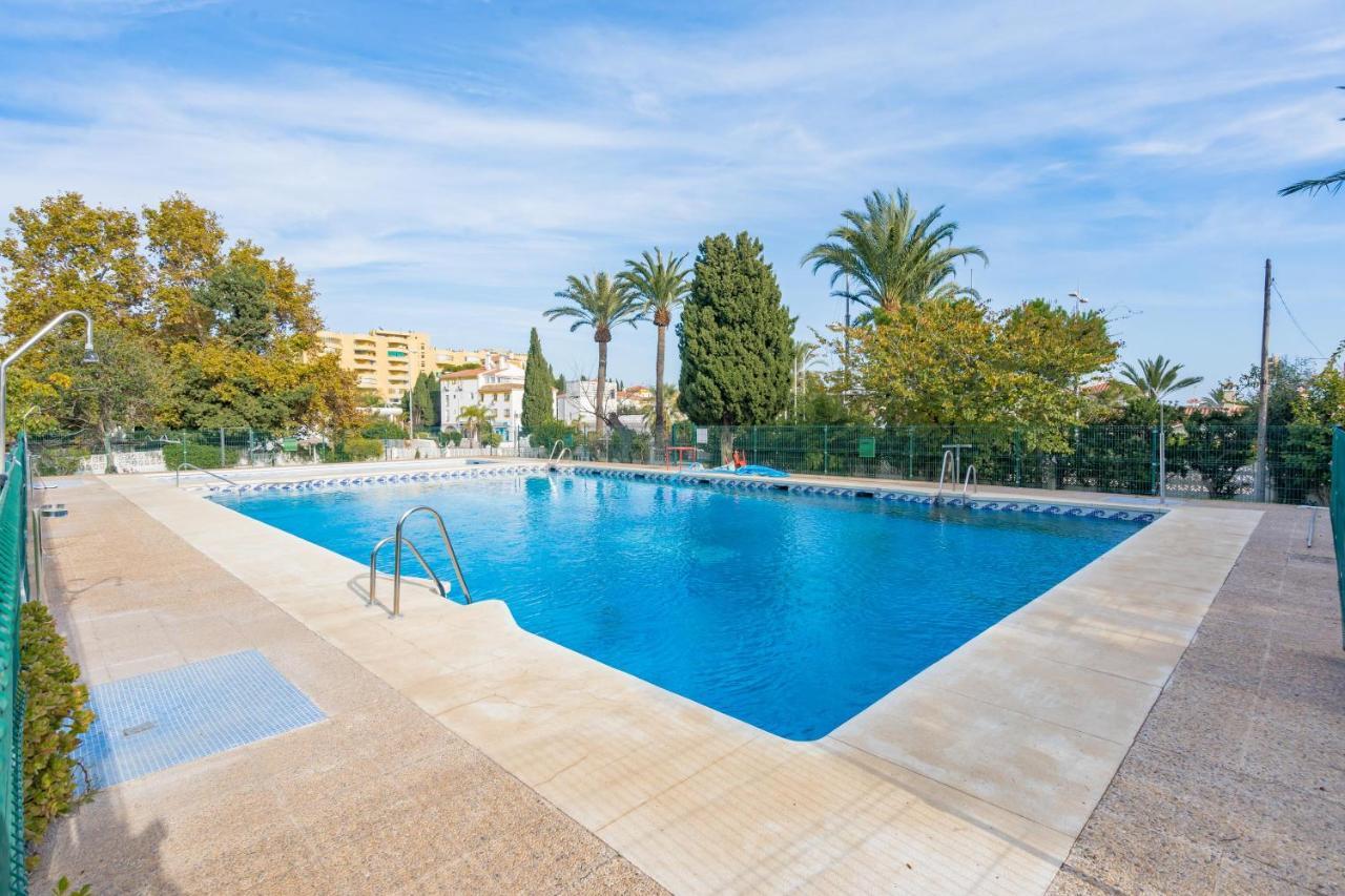 Piscina, Playa Parking A 5 Min Caminando Del Puerto De *