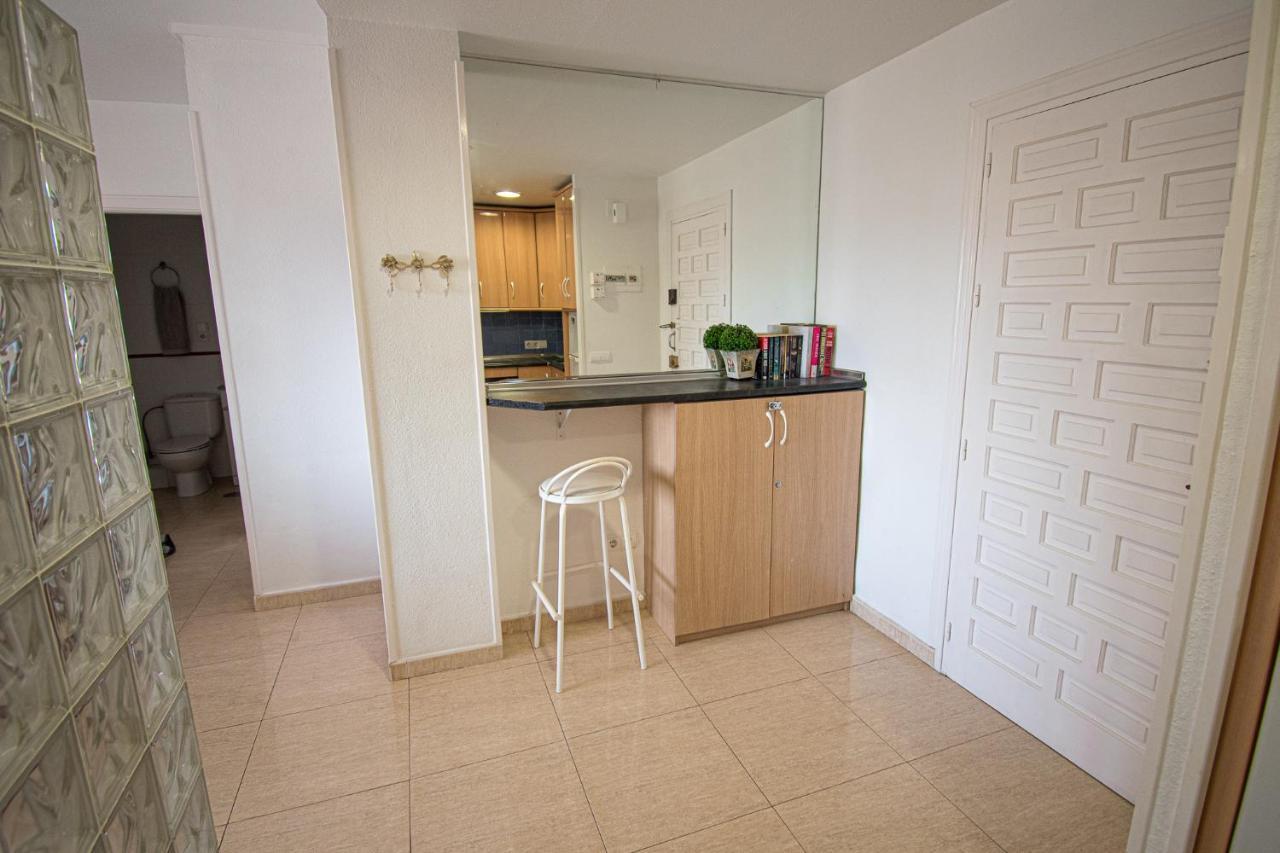 Benal Beach, Superb 2 Bedroom 2 Bathroom Front Sleeps 6 Benalmadena