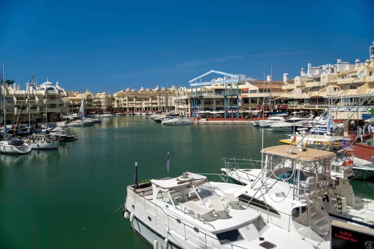 Benal Beach, Superb 2 Bedroom 2 Bathroom Front Sleeps 6 Apartment *