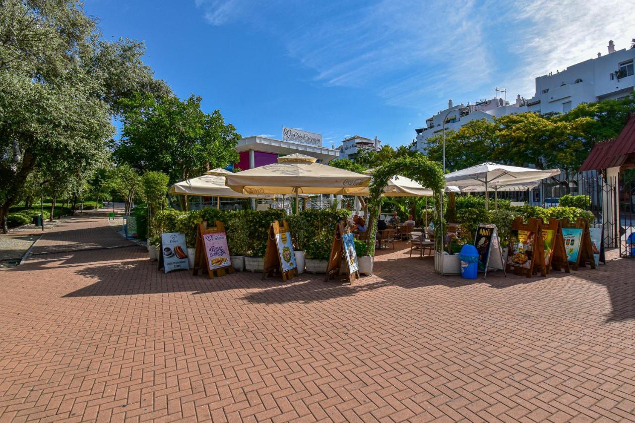 Apartment Benal Beach, Superb 2 Bedroom 2 Bathroom Front Sleeps 6 *
