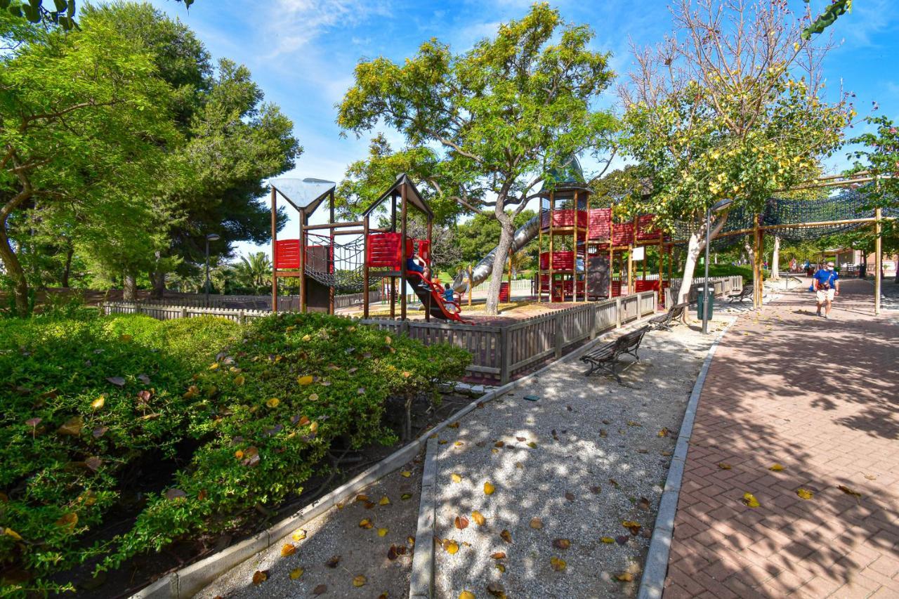 Apartment Benal Beach, Superb 2 Bedroom 2 Bathroom Front Sleeps 6