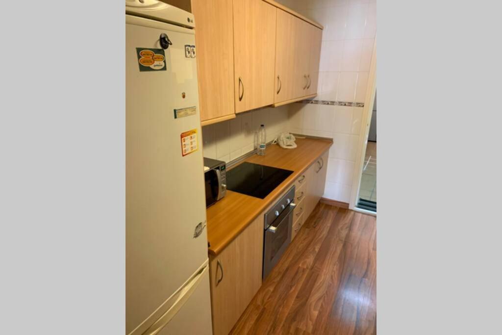 Gran Piso A Mtrs De La Playa Con Piscina Y Cochera Apartment Benalmadena