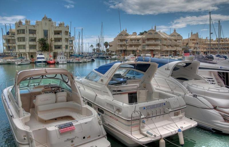 Piscina, Playa Parking A 5 Min Caminando Del Puerto De Benalmadena