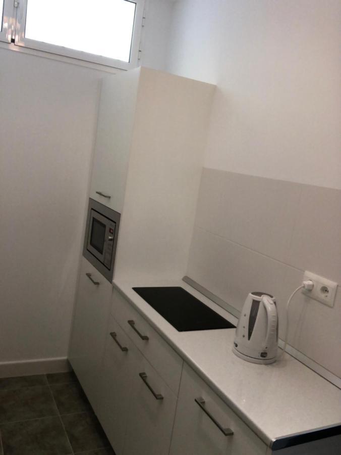 First Line, To The Beach, 1 Bed , Sleeps Apartment