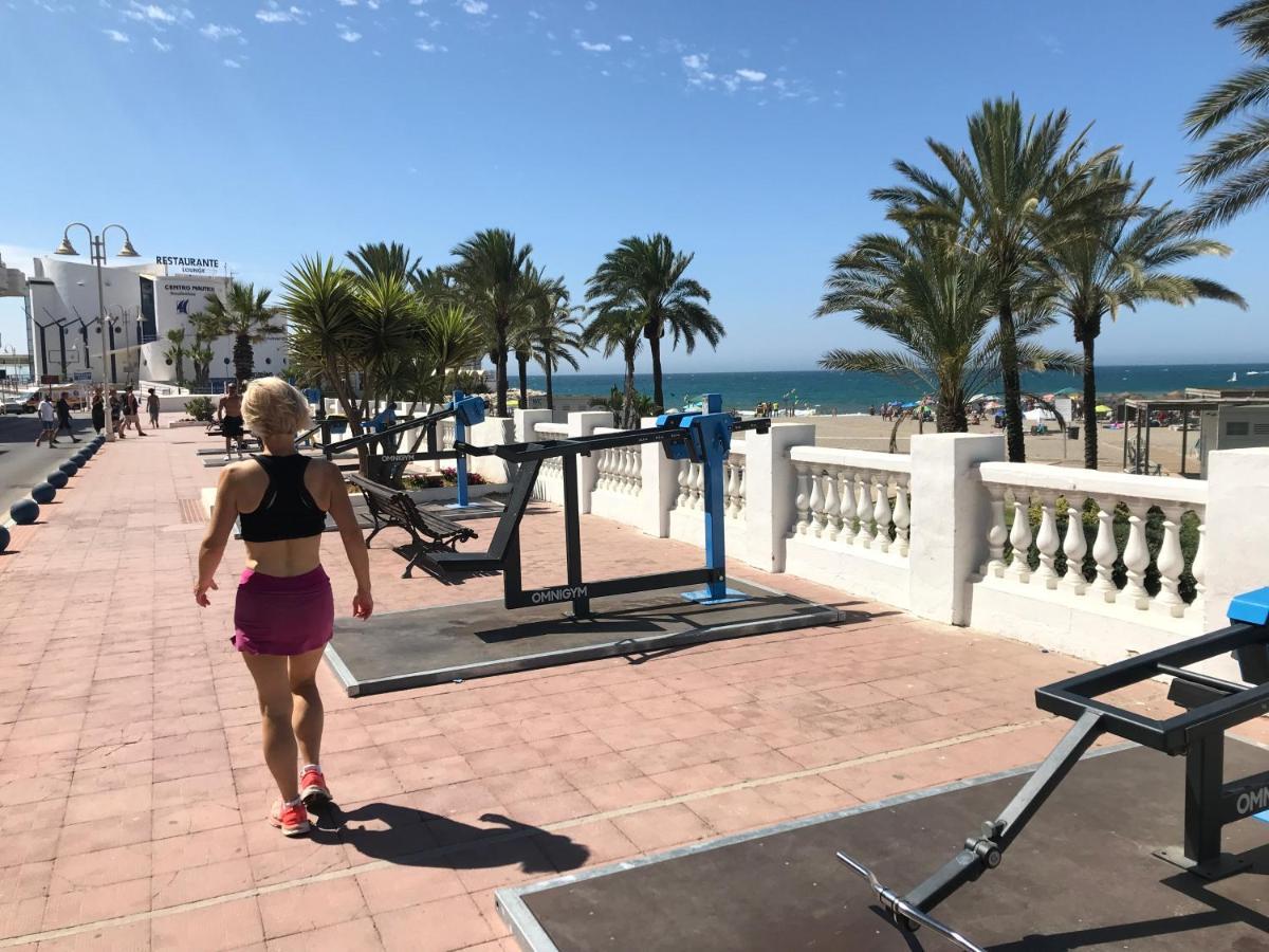 Apartment First Line, To The Beach, 1 Bed , Sleeps *