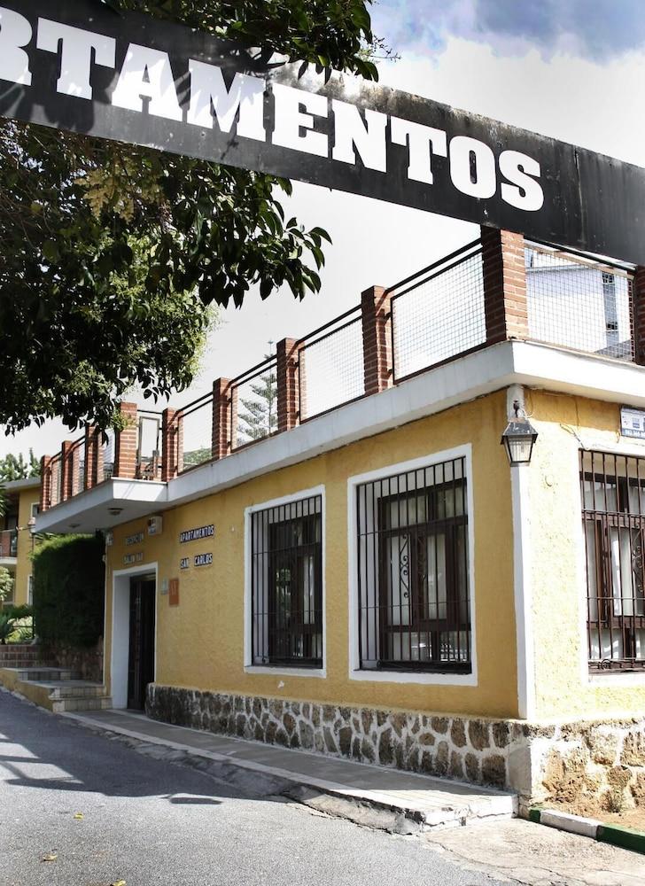 San Carlos Apartment *